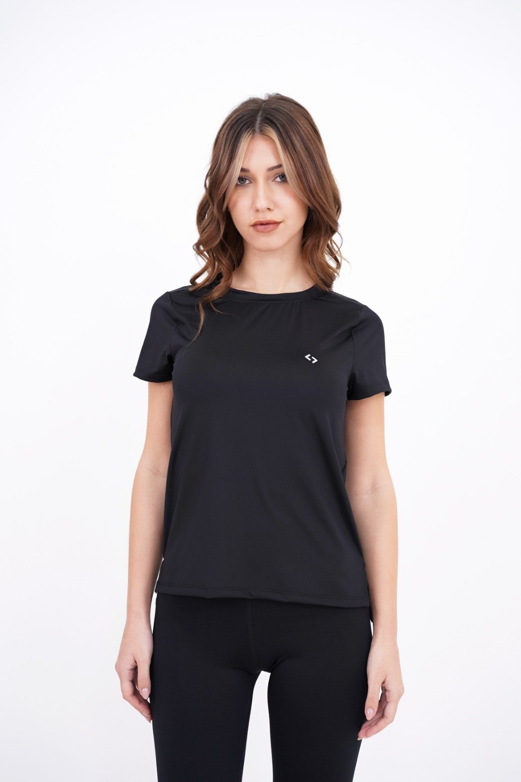 Remera manga corta con tajo lateral AR32