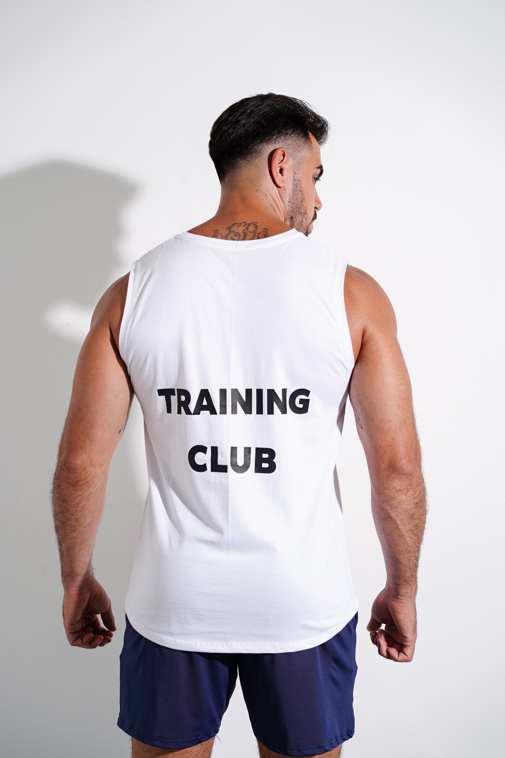 Musculosa hombro ancho hombre TRAINING CLUB ZM8
