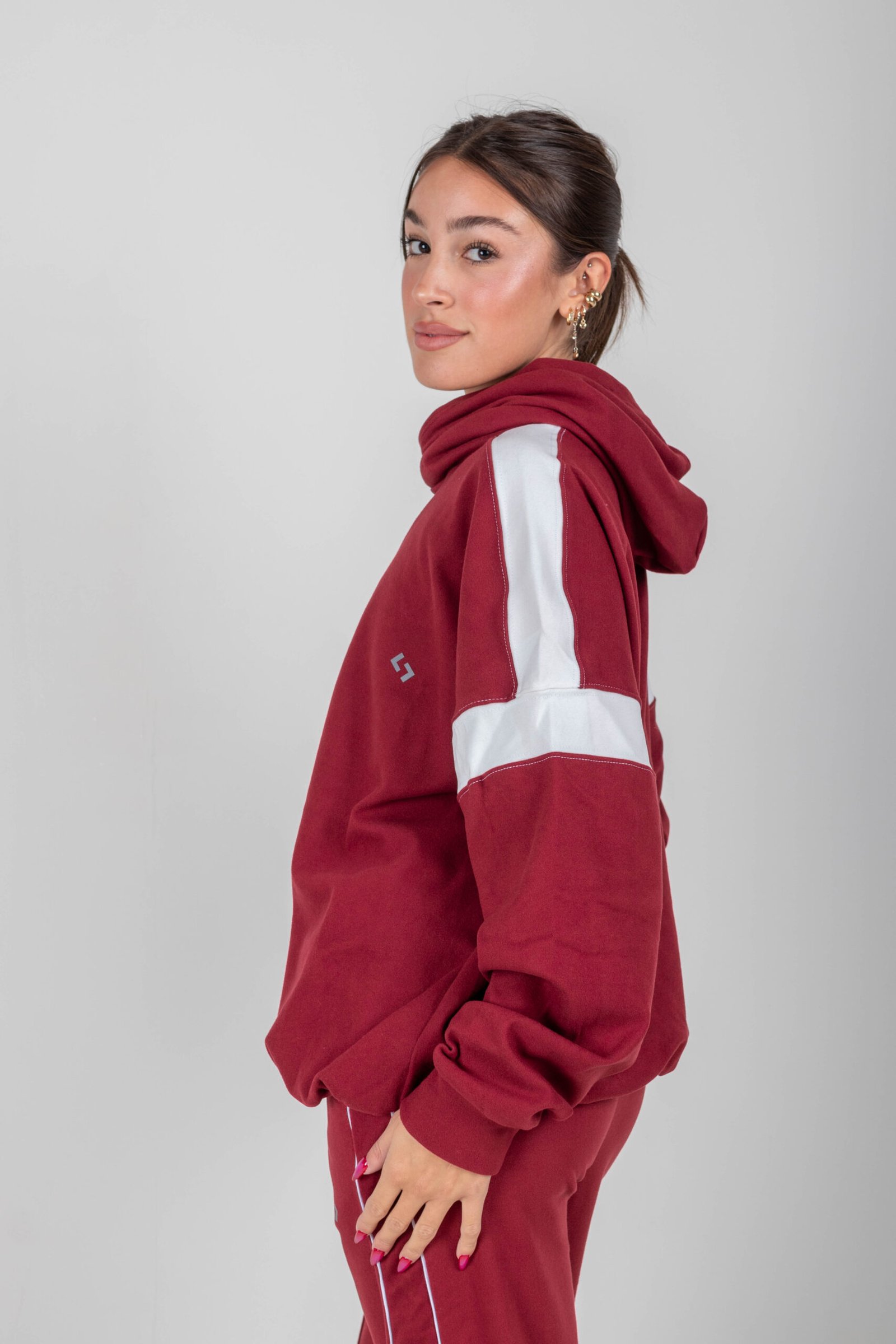 Buzo oversize con recorte en hombro y mangas ACB22